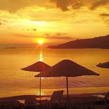 Pitosbungalows Ξενοδοχείο 3*
